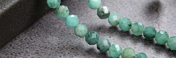 Smaragd | Marco Schreier Mineralienhandlung Edelsteine, Heilsteine & Schmuck