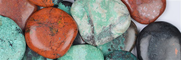 Smooth Stones | Flat Gemstones for Wellness & Co.