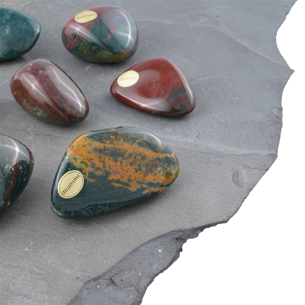 Tumbled Stones Heliotrope (Bloodstone), 4,5 - 5,0cm (35 pcs./ PU)