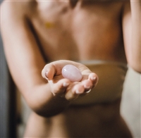 Uovo di Yoni in quarzo rosa, 5,0 cm (grande)