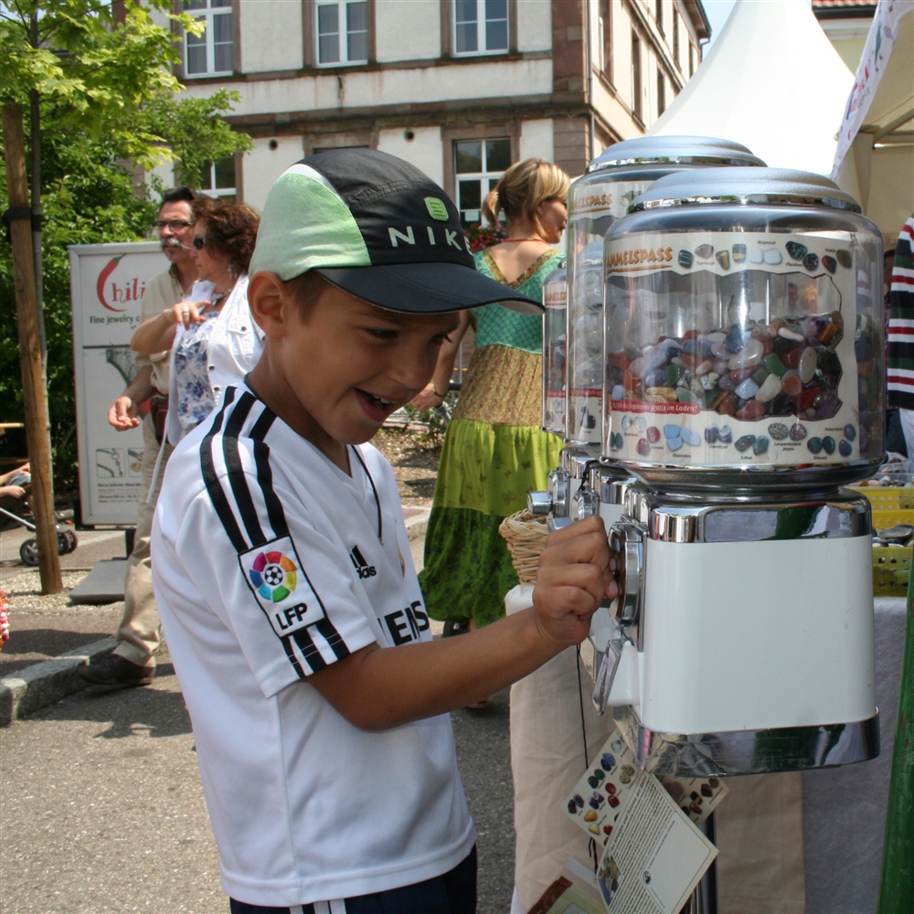 3er-Automat mit Füllung kleine und große Trommlsteine, Anhänger, 1200 Infokarten DEUTSCH