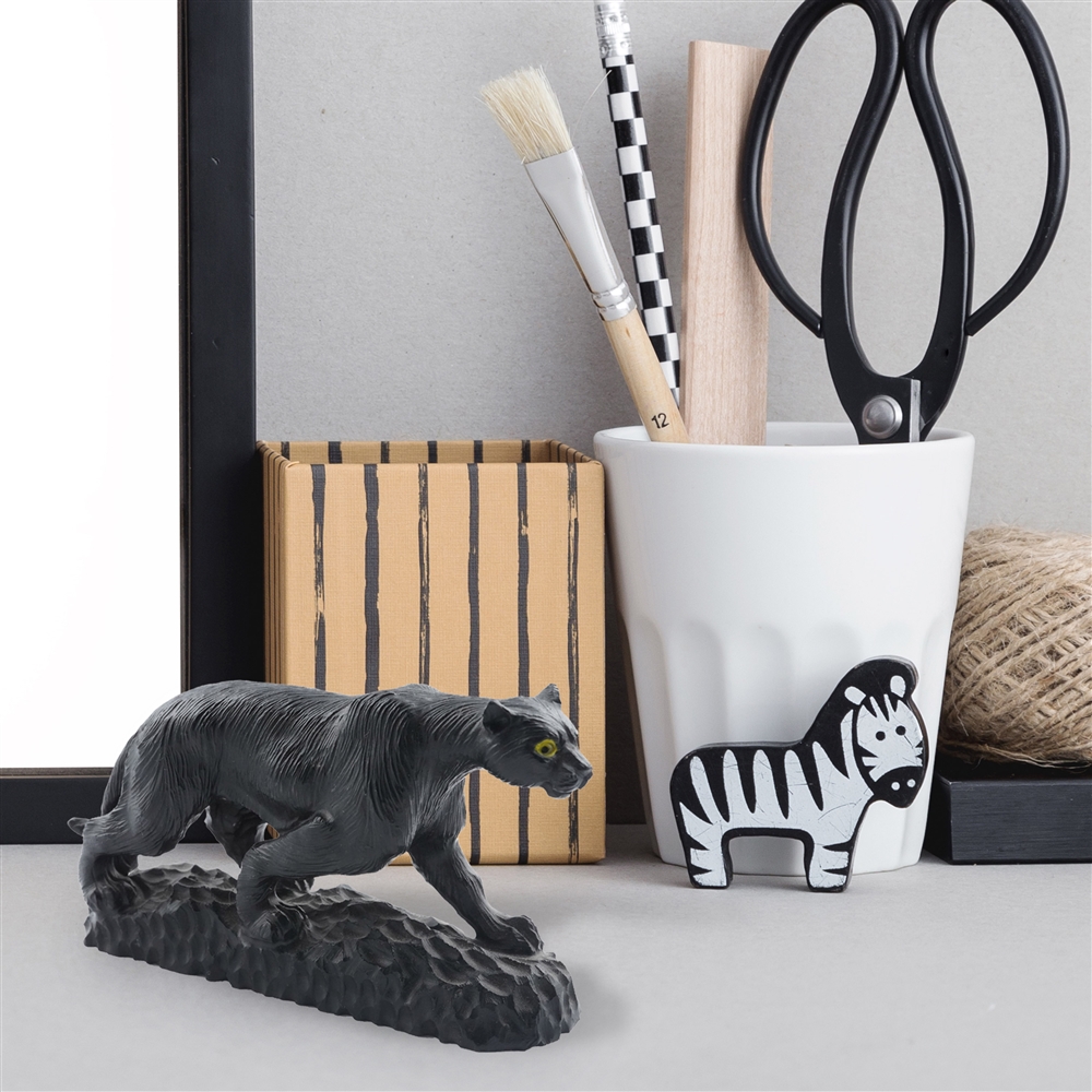 Gravur Leopard, Schungit, 12 x 7,5cm | Schreier Edelsteine, Heilsteine & Schmuck