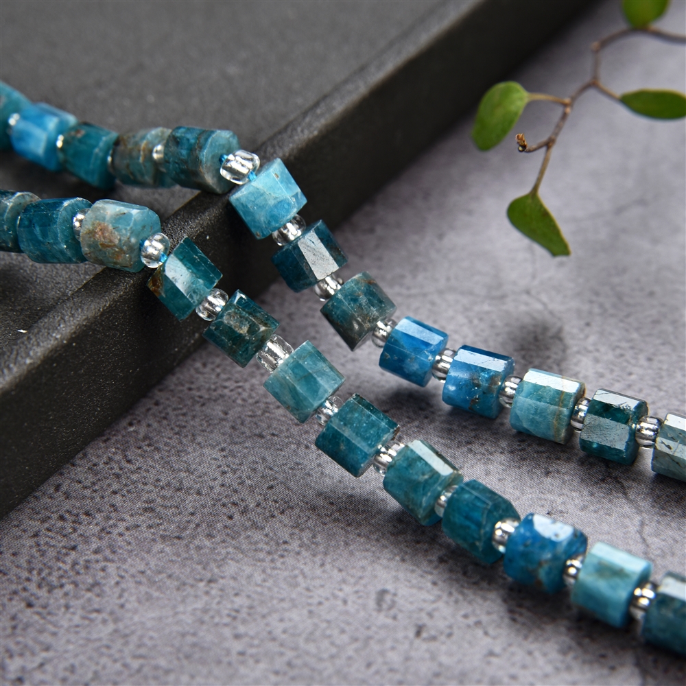 Rang de collier, apatite (stab.), facetté, 05-06 x 05mm (39cm)