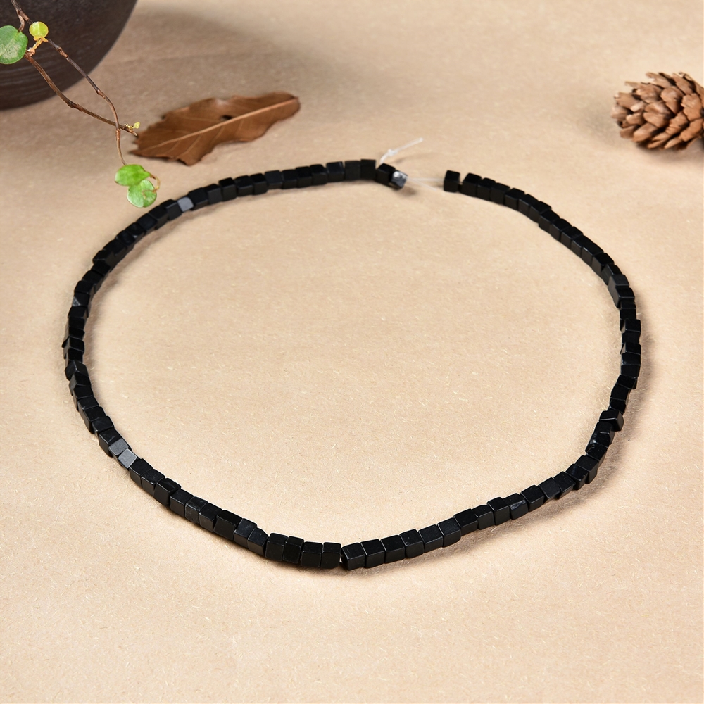 Strand of cubes, Onyx (set), 04mm