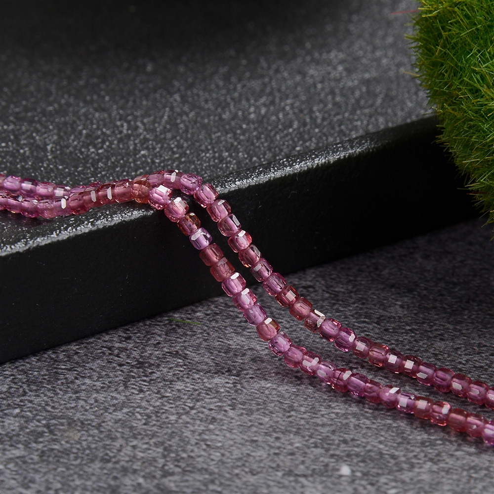 strand cube with phase, garnet, faceted, 02mm (39cm)