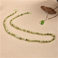 Filo di perle, verde granato (Grossular), sfaccettate, 04 mm (39 cm)