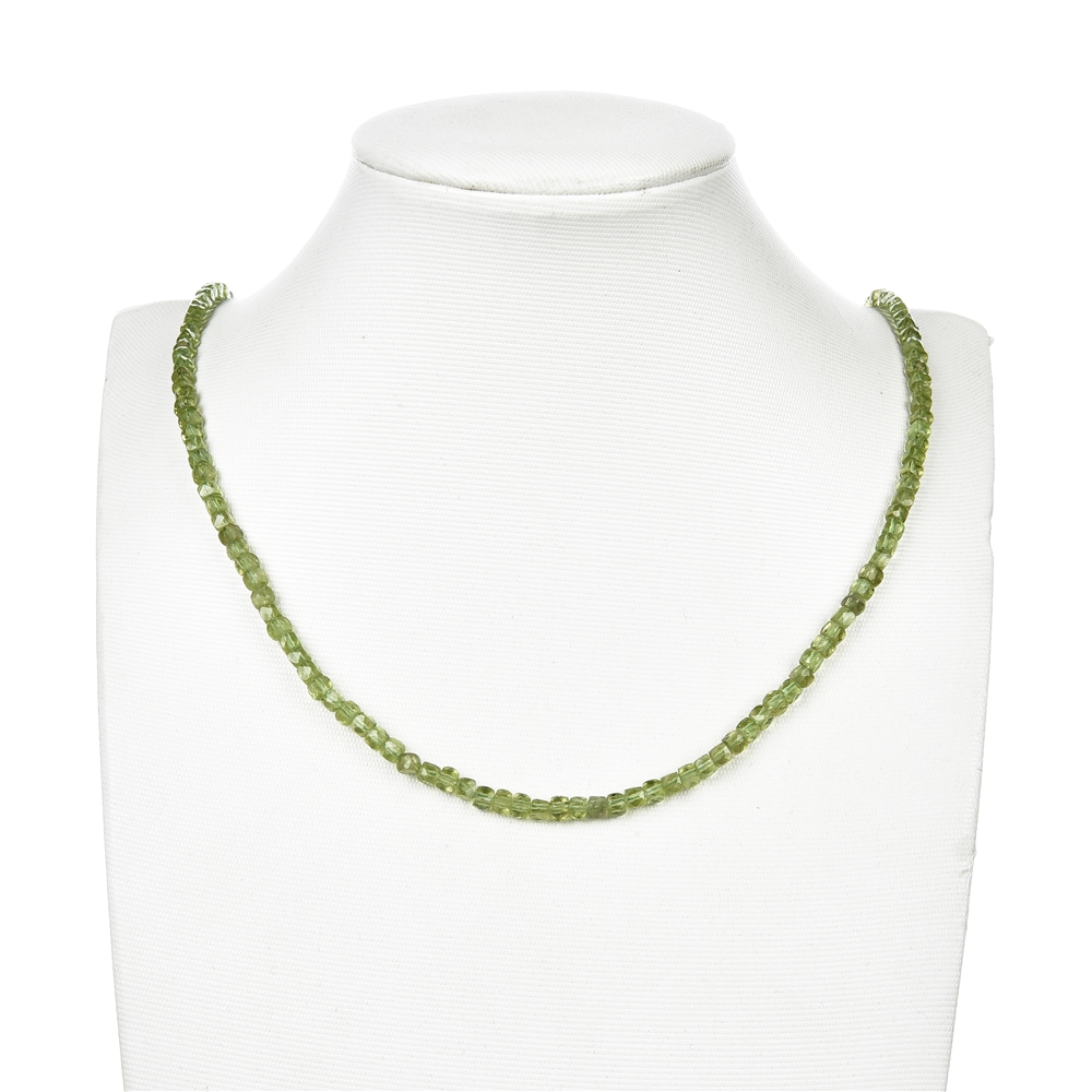 Strang Würfel, Peridot, facettiert, 04mm (39cm)