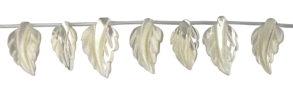 Strand of leaves, Mother of Pearl (light), 12-15 x 20-25mm