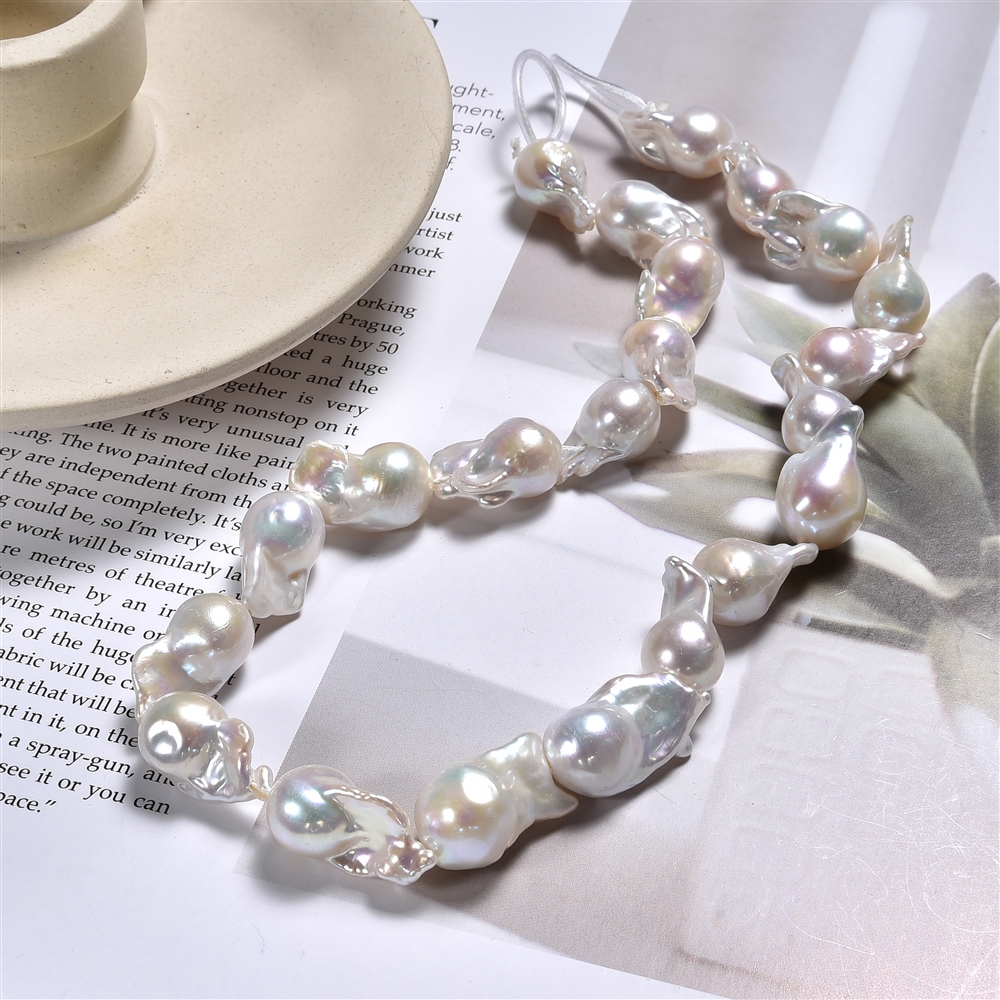 Baroque pearl strand, freshwater pearl, cream-white, 13-20 x 9-10mm | Marco Schreier