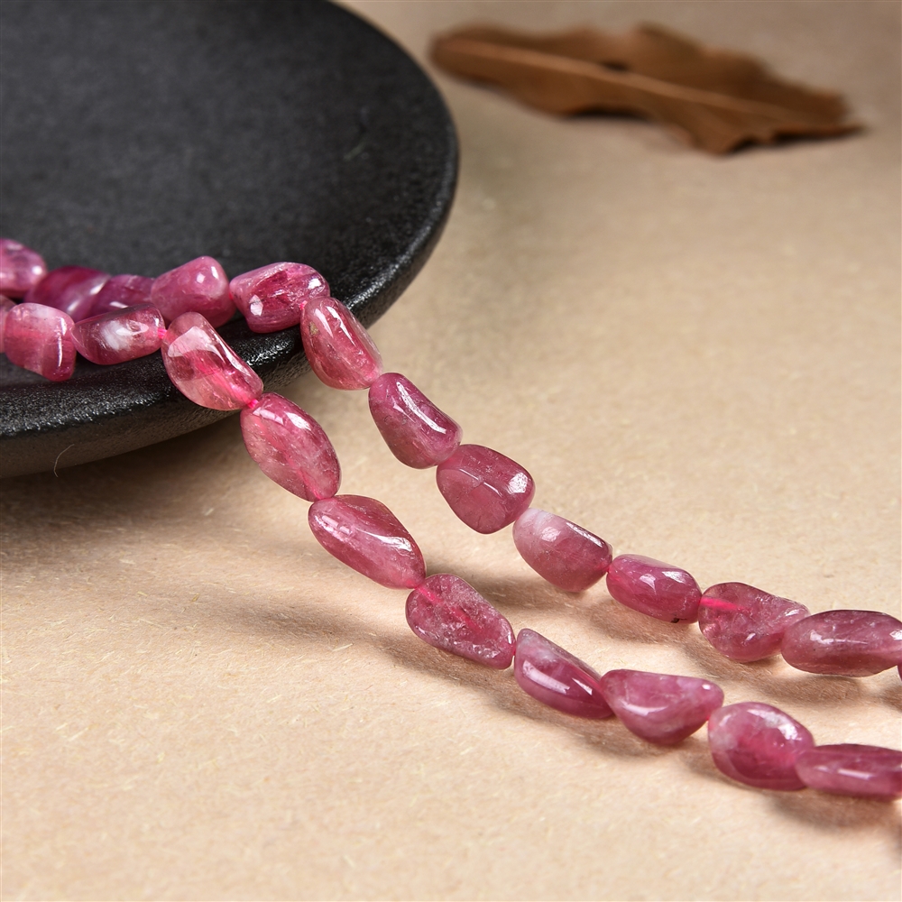 Strand Tumbled Stone Chip, Tourmaline (pink-red) , 03-04 x 05-06mm (39cm)