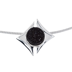 240018210020 Colgante Druzy (negro), engaste cuadrado, con collar Omega, rodinado | Marco Schreier