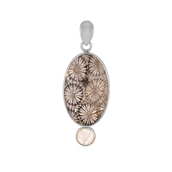 242023240017 Petrified Coral Oval Pendant (30 x 19mm), Mother of Pearl round, 3.3cm | Marco Schreier