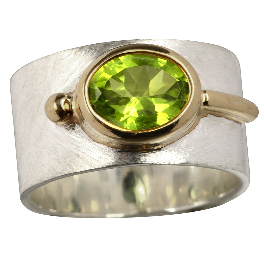 Design ring with Peridote, size 61