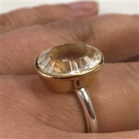 Anello ovale in cristallo di rocca sfaccettato, misura 55, montatura placcata oro