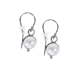 244018170018 Earrings pearl white round (8mm), rhodium plated | Marco Schreier