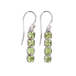 244023210389 Boucles d'oreilles avec crochets, Péridot, carrés (4mm), 3,3cm, platiné | Marco Schreier