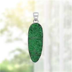 2815541079 Uvarovite pendant, 5.4 cm, rhodiniert, unique 079 | Marco Schreier