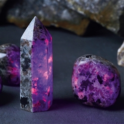 Yooperlite (glow stone) | wholesaler - gems, precious & healing stones, jewelry